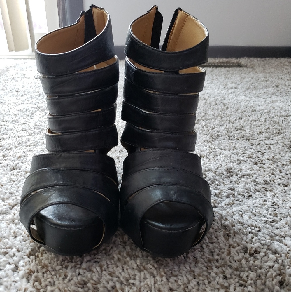 Black Wedges